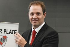 El presidente Jorge Brito estará en el sorteo del Mundial de Clubes 2025 que se realizará este jueves en Miami. Junto a él estará una emblemática gloria de River. Foto: NA