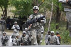 Ejercicios militares conjuntos entre Filipinas y EE.UU. en un campamento del Ejército filipino en Fort Magsaysay.