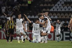 Lencioni festeja el empate ante Deportivo Madryn. Gimnasia lo quiere en el 2026. Lencioni festeja el empate ante Deportivo Madryn. Gimnasia lo quiere en el 2026.