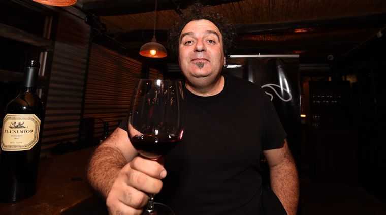 Hagamos un brindis virtual. Foto: ALF PONCE / MDZ