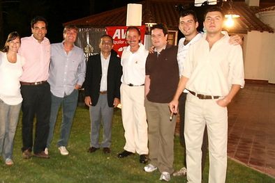 MDZol | Organizadores y sponsors: Edy Day, Cristy Briggs, Coqui Cabrera, Marcelo Coria, Ricardo Dapás, Tini Antonini, Diego Salguero y los hermanos Martín y Luis Manteguini. Foto: Gentileza