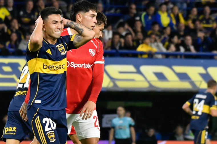 Velasco y una reacción que llamó la atención tras el gol de Milton Giménez a Independiente.