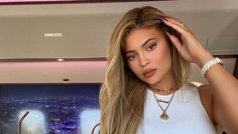 Sin pantalones y con botas: la foto de Kylie Jenner que voló la red