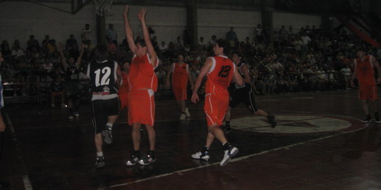 Rivadavia no tuvo un buen debut en el Torneo Apertura. Foto: MDZ