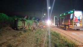 volco en la ruta y termino dando positivo al control de alcoholemia: asi quedo el auto volco en la ruta y termino dando positivo al control de alcoholemia: asi quedo el auto