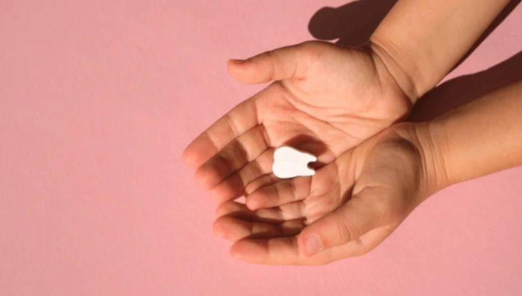 ¿Qué interpretación tiene soñar con que los dientes se te caen? (Shutterstock)