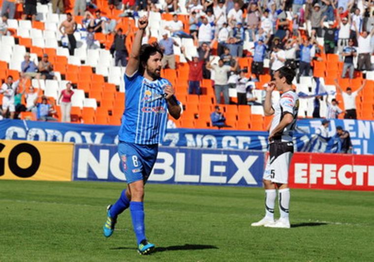 Villar festejó su gol. Foto: Alf Ponce / MDZ