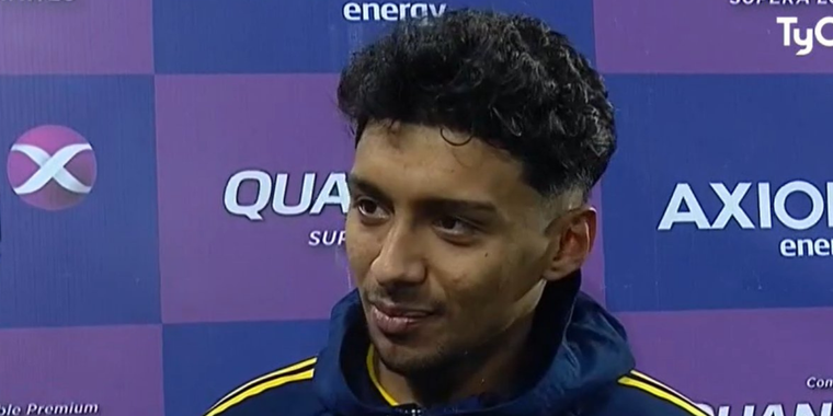 Medina, contento por su gol, eligió al de Barracas Central como el mejor de la noche