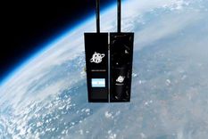 La botella de Malbec en su travesía estratosférica, alcanzando los 33,5 km de altura. Foto: Fundación SpaceKids