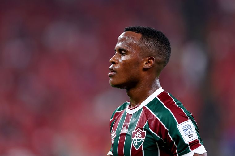 El colombiano puso el 1 a 0 de penal y encaminó el triunfo del Fluminense.