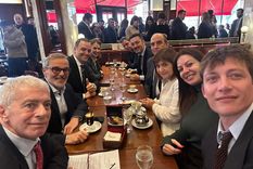 Distinto tiempos... Las sonrisas desaparecieron y los humores cambiaron. En ese mismo café, hoy, estuvieron los periodistas acreditados y echados de la Rosada&nbsp;