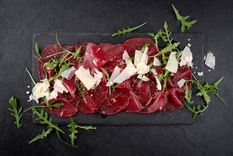 Carpaccio casero en minutos: receta ligera y deliciosa. Carpaccio casero en minutos: receta ligera y deliciosa.