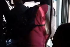 Detenido por exhibir sus genitales dentro de un colectivo Foto: captura video