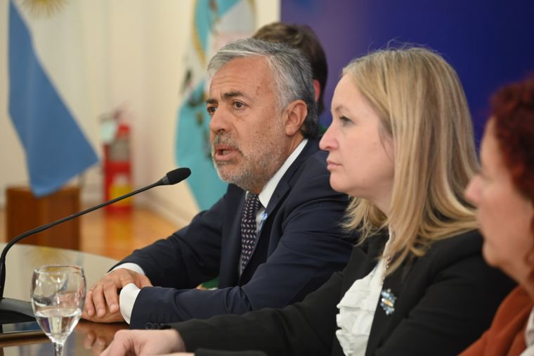 El gobernador Alfredo Cornejo y su vice, Hebe Casado. Foto: Gobierno de Mendoza