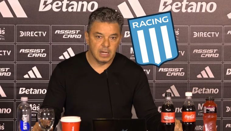 Marcelo Gallardo, serio en la conferencia de prensa en el Monumental tras la derrota con Riestra, ya piensa en la final ante Racing por Copa Argentina. Foto: captura de TV y Paladar Negro. 