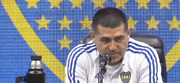 El ídolo del club habló en conferencia de prensa.