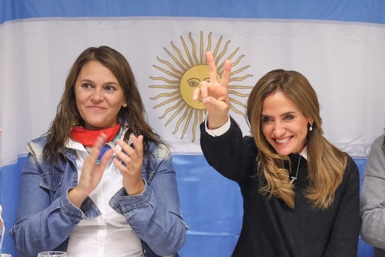 Liliana Paponet junto a Victoria Tolosa Paz en San Rafael Foto: Twitter