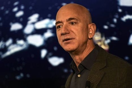 Jeff Bezos podría haberle dado a cada empleado de Amazon un bono de US$105.000 con el dinero ganado desde marzo y seguir siendo rico, dice el informe. Foto: AFP