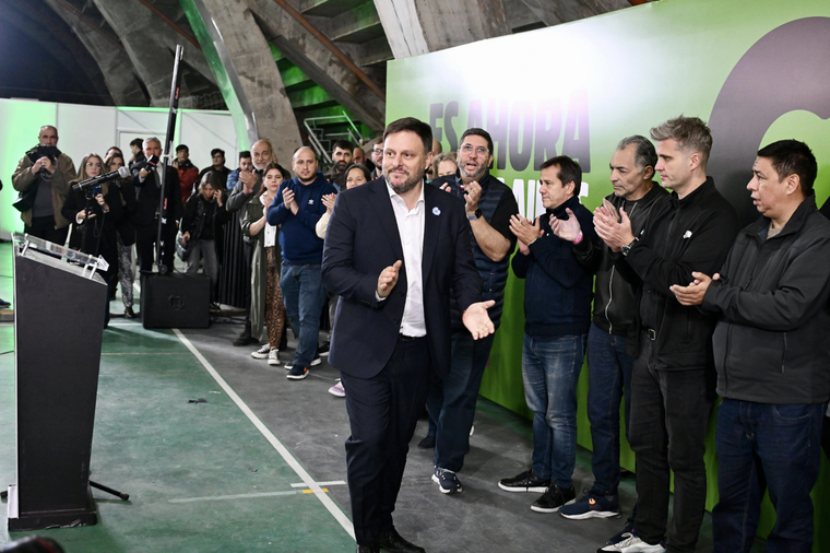 La despedida de Leandro Santoro tras la derrota electoral Foto: NA