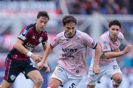 San Lorenzo y Unión juegan en el Nuevo Gasómetro. San Lorenzo y Unión juegan en el Nuevo Gasómetro.