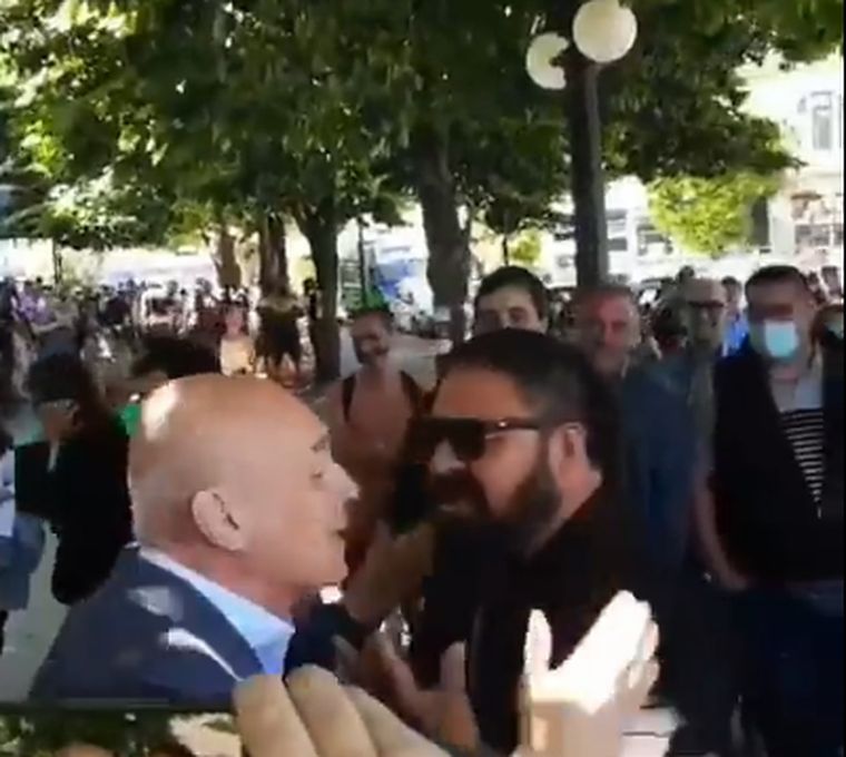 José Luis Espert se enfrentó con militantes peronistas.