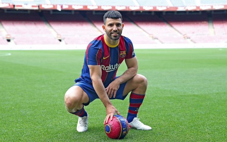El Kun se lesionó y es baja por 10 semanas.
