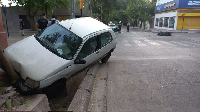 Así quedó uno de los rodados tras el choque Foto: Twitter: @MATIPASCUALETTI