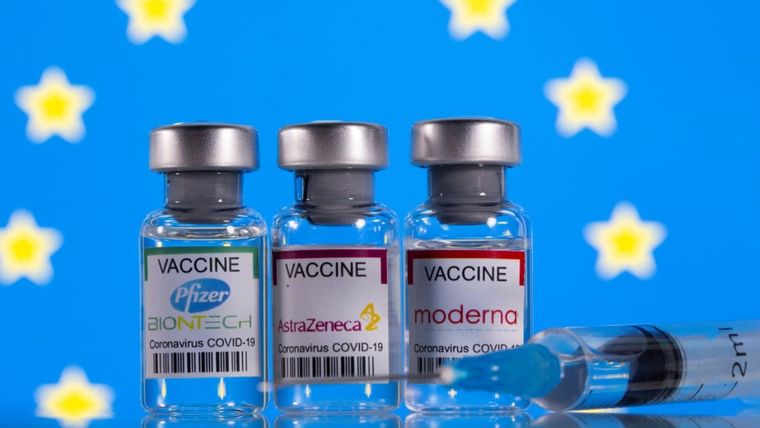 La mayor parte de los efectos observados son leves e incluyen fatigas y dolores de cabeza. Sin embargo, también es posible experimentar escalofríos, temblores, diarrea, náuseas, fiebre y dolor de articulaciones. Foto: elmundo.uecdn.es