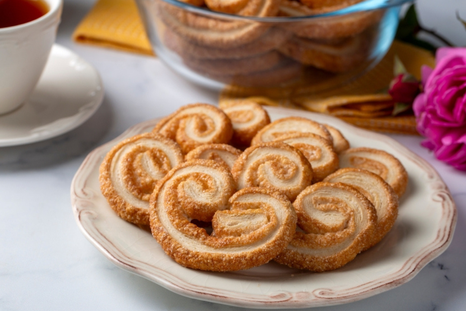 El clásico más simple: receta de palmeras de hojaldre paso a paso. El clásico más simple: receta de palmeras de hojaldre paso a paso.