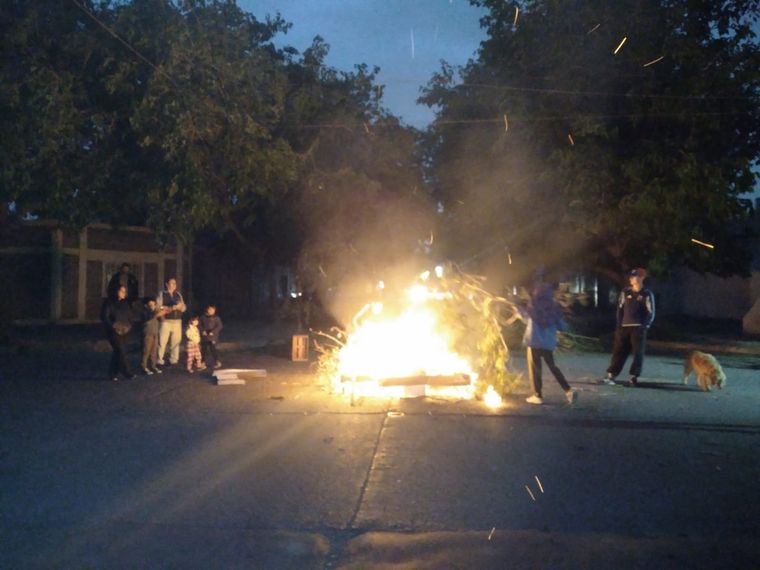 Así reclamaron en Las Heras y atravesaron varias noches sin luz Foto: MDZ