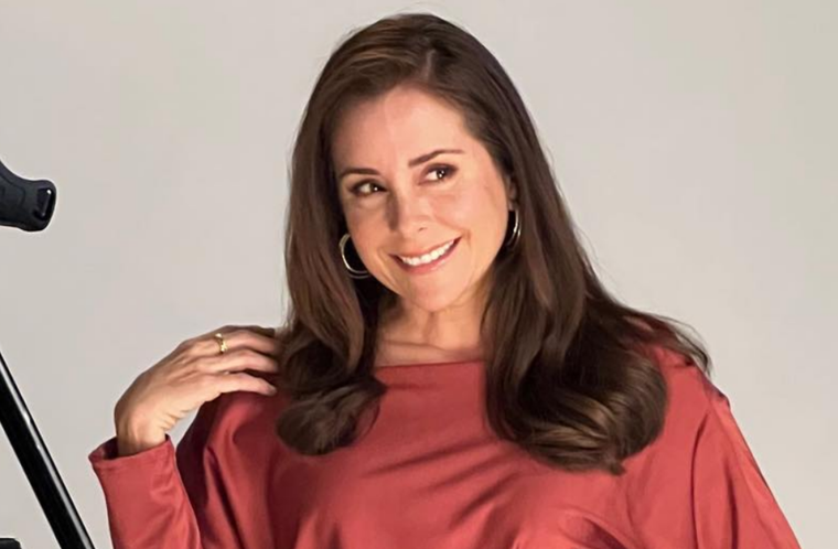 Luego del fallecimiento de su padre, Karyme Lozano se convirtió al cristianismo.