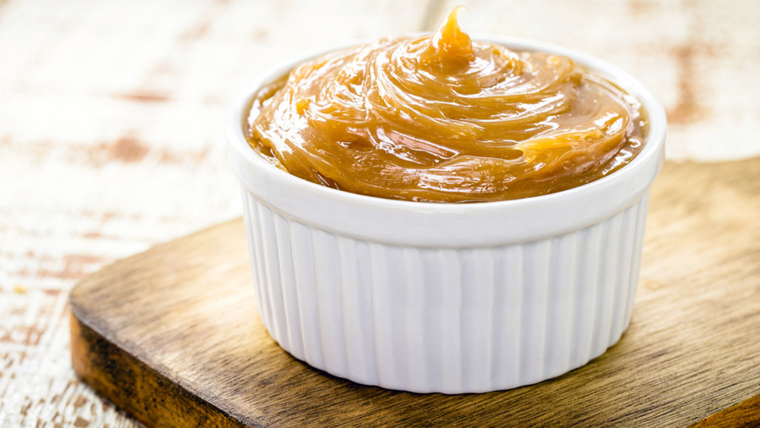 No existe una receta única: en Argentina, Uruguay y otros países, cada casa tiene su versión con diferentes proporciones, bicarbonato o vainilla. No existe una receta única: en Argentina, Uruguay y otros países, cada casa tiene su versión con diferentes proporciones, bicarbonato o vainilla.