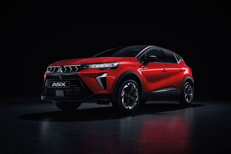 El Mitsubishi ASX tiene un motor híbrido de 1,8 litros que entrega una potencia total combinada de 160 CV, lo que representa un aumento del 10% respecto a su predecesor.