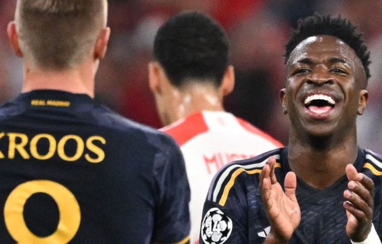 Vinicius Junior puso el 1-0 en favor del Madrid y le agradece el pase magistral aToni Kroos. Foto: UEFA Champions League Prensa