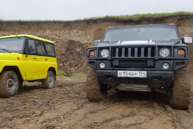 MDZol | ¿Podrá un SUV ruso vencer a una Hummer? Foto: Garage 54