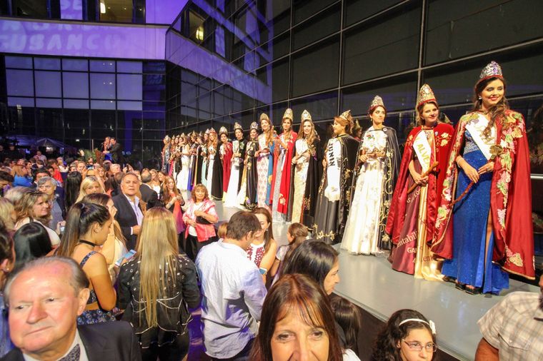 La instantánea de una de las ediciones anteriores de la Noche de Reinas en Hyatt.