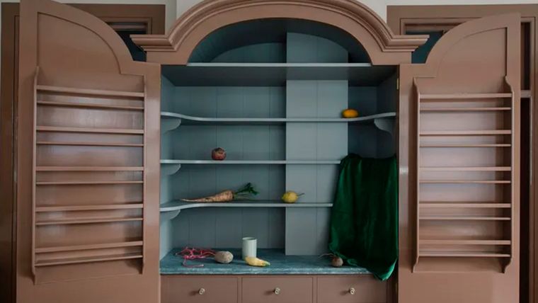 Los gabinetes de cocina? son muebles que se instalan en muchas cocinas para guardar alimentos, equipos de cocina, cubiertos y platos, entre otros. Foto: Plain English Design