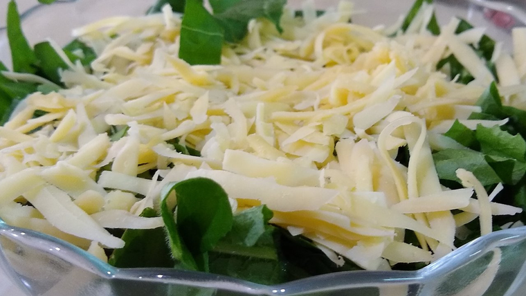 La rúcula se consume más en verano porque su sabor intenso realza cualquier receta simple y rápida. La rúcula se consume más en verano porque su sabor intenso realza cualquier receta simple y rápida.