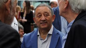 Celso Jaque se anticipa a la estrategia del PJ y unifica las elecciones con la provincia Celso Jaque se anticipa a la estrategia del PJ y unifica las elecciones con la provincia