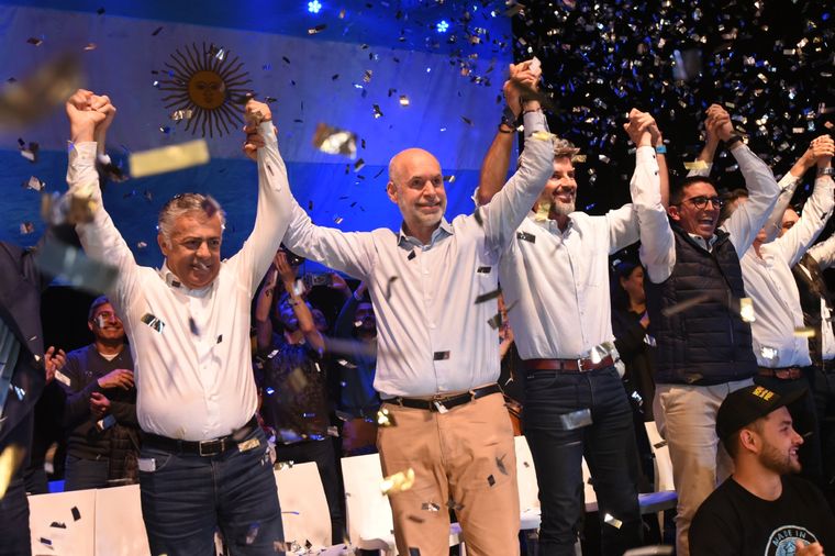 De izquierda a derecha: Alfredo Cornejo, Horacio Rodríguez Larreta, Ulpiano Suarez y Roberto Ríos Foto: Maximiliano Ríos/MDZ