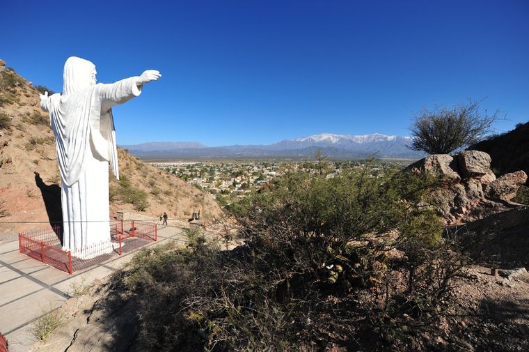 Chilecito es un destino cercano a Mendoza que ofrece lugares imperdibles. Foto: Shutterstock Chilecito es un destino cercano a Mendoza que ofrece lugares imperdibles. Foto: Shutterstock