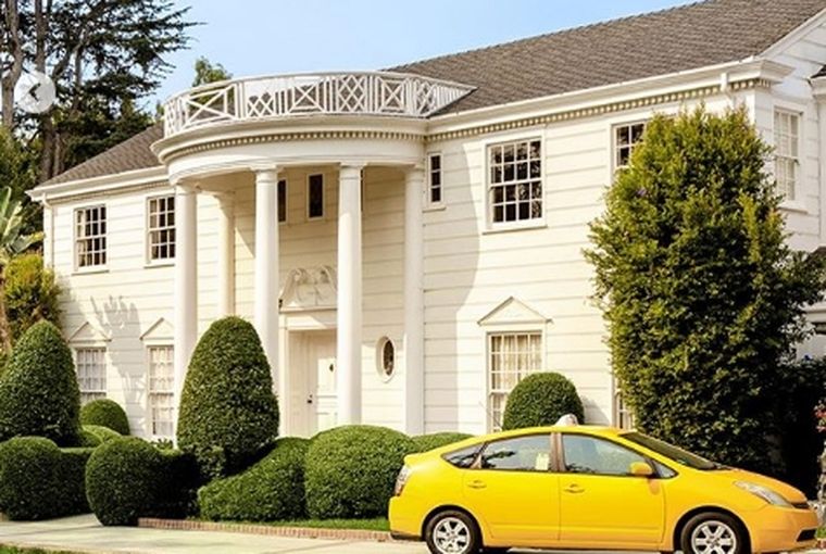 La mansión ya está en Airbnb a tan solo 30 dólares.