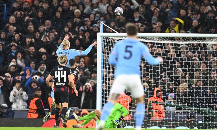 El noruego marcó cinco goles en una noche de ensueño por Champions League.