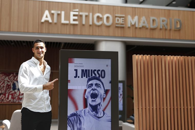 Juan Musso fue presentado en Atlético de Madrid Foto: @Atleti