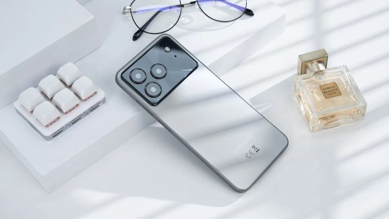 El DOOGEE N56 Plus combina formato de teléfono plegable con una batería de gran capacidad. El DOOGEE N56 Plus combina formato de teléfono plegable con una batería de gran capacidad.