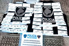 La Policía detuvo a un grupo de personas que intentaba revender entradas falsificadas. Foto: Policía de la Ciudad