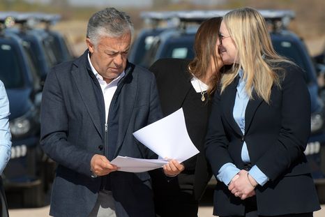 El gobernandor Alfredo Cornejo y la vicegobernadora Hebe Casado. El gobernandor Alfredo Cornejo y la vicegobernadora Hebe Casado.