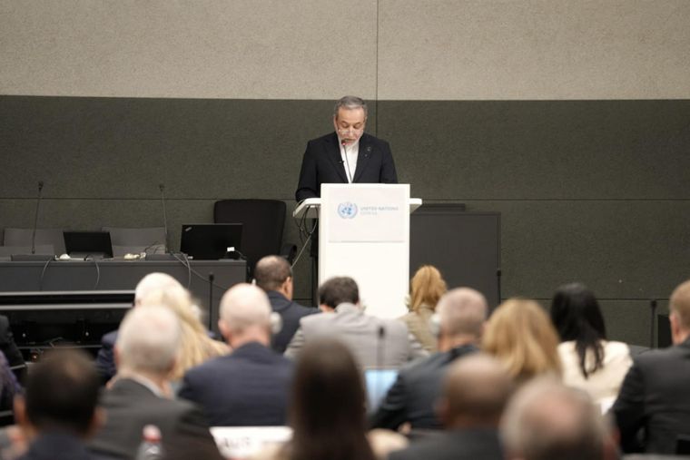 El ministro de Exteriores iraní, Abás Araqchí, en un discurso ante la Conferencia de Desarme de la ONU.