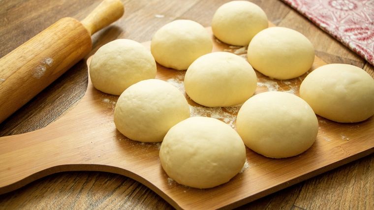 Cómo hacer masa para pizza perfecta en casa, paso a paso.