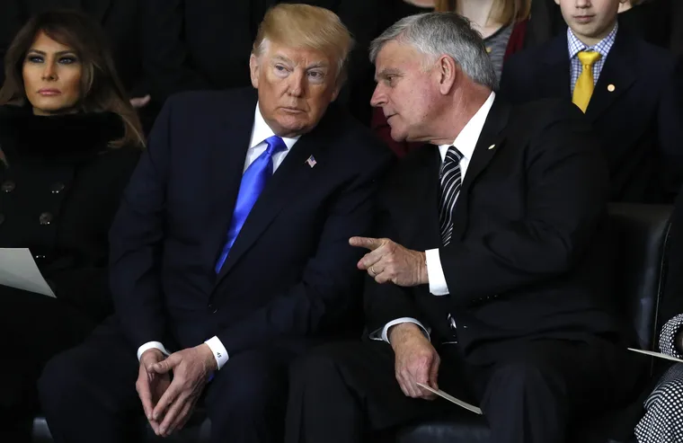 Trump junto a Franklin Graham. Foto: Reuters Trump junto a Franklin Graham. Foto: Reuters